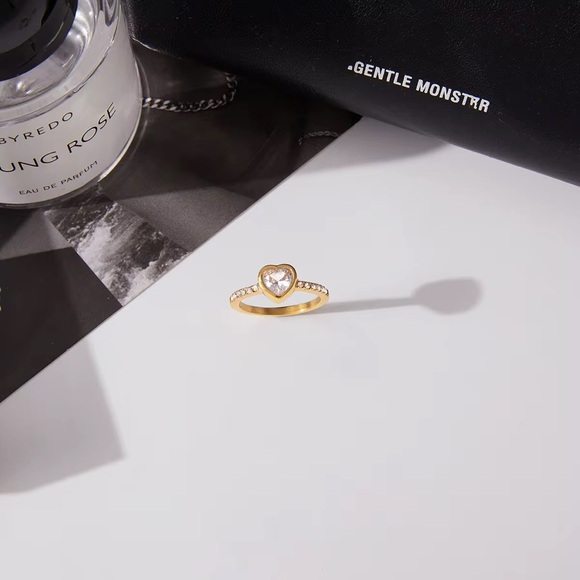 18K Gold Plated Cubic Zirconia Heart Ring - Picture 4 of 8